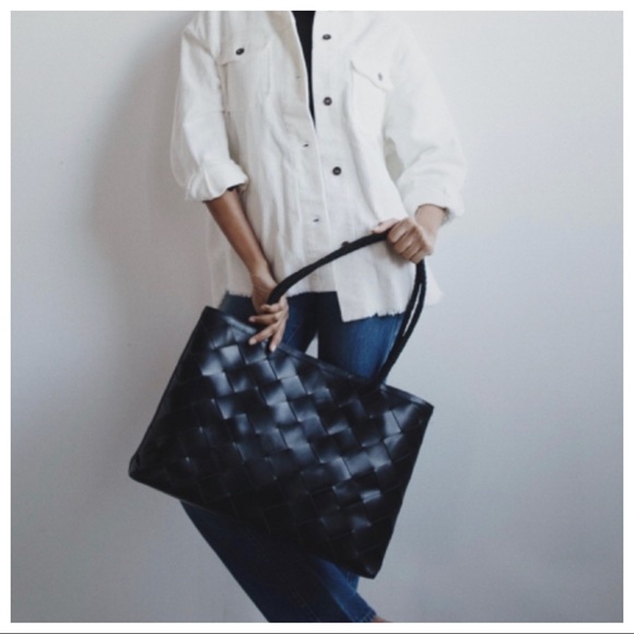 Made in Italy Woven Leather Fabulous design Tote Bag - Picture 3 of 5